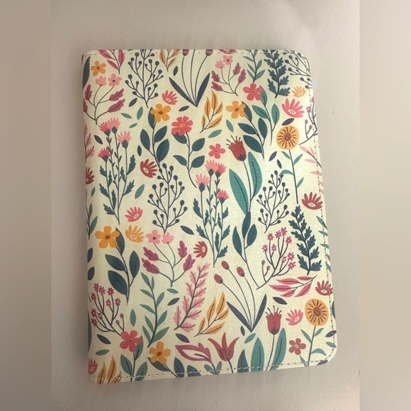 NEW Amazon Kindle Floral Patterned Tablet Case with holder and stand built in - Picture 1 of 3